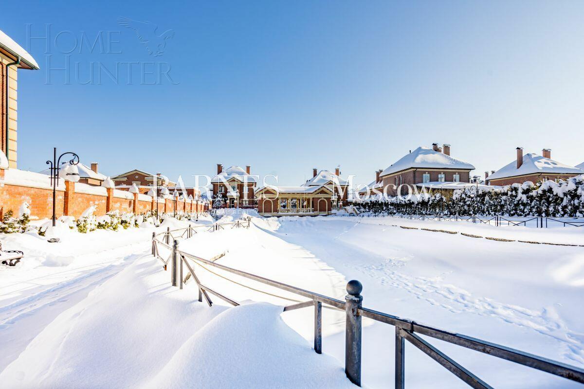 2-этажный коттедж 300 м² с отделкой