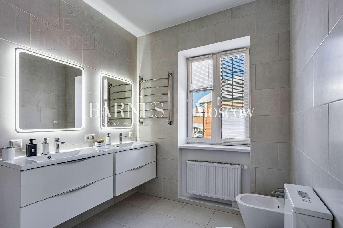 2-этажный коттедж 300 м² с отделкой