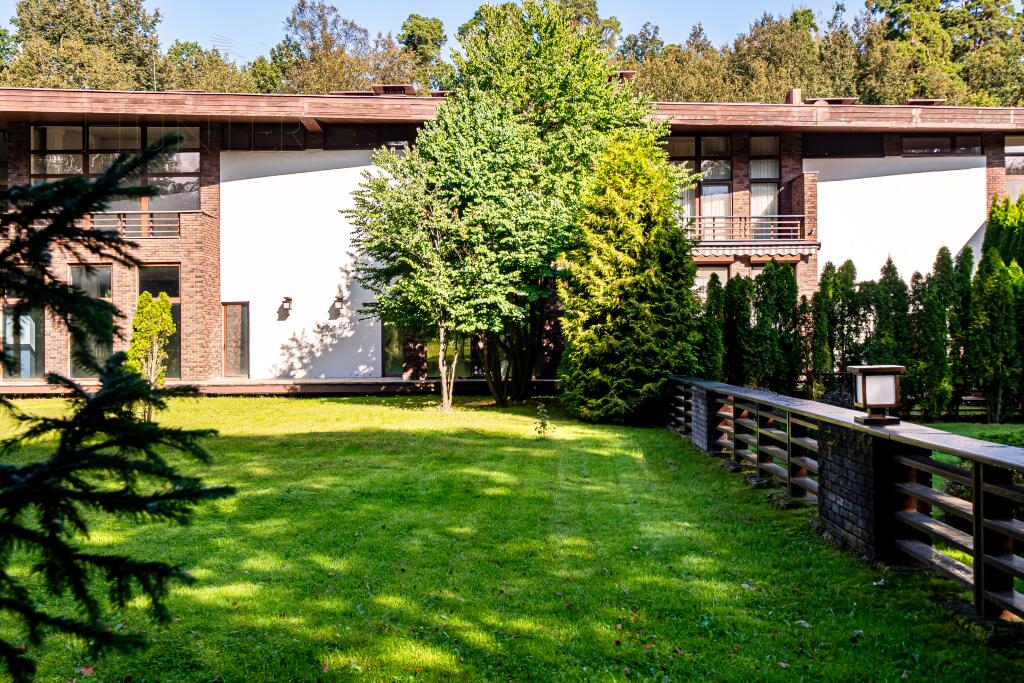 2-этажный таунхаус 371 м² без отделки