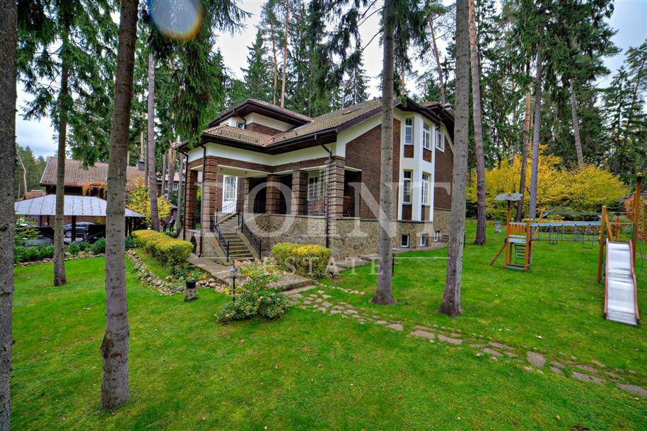 2-этажный коттедж 550 м² с отделкой