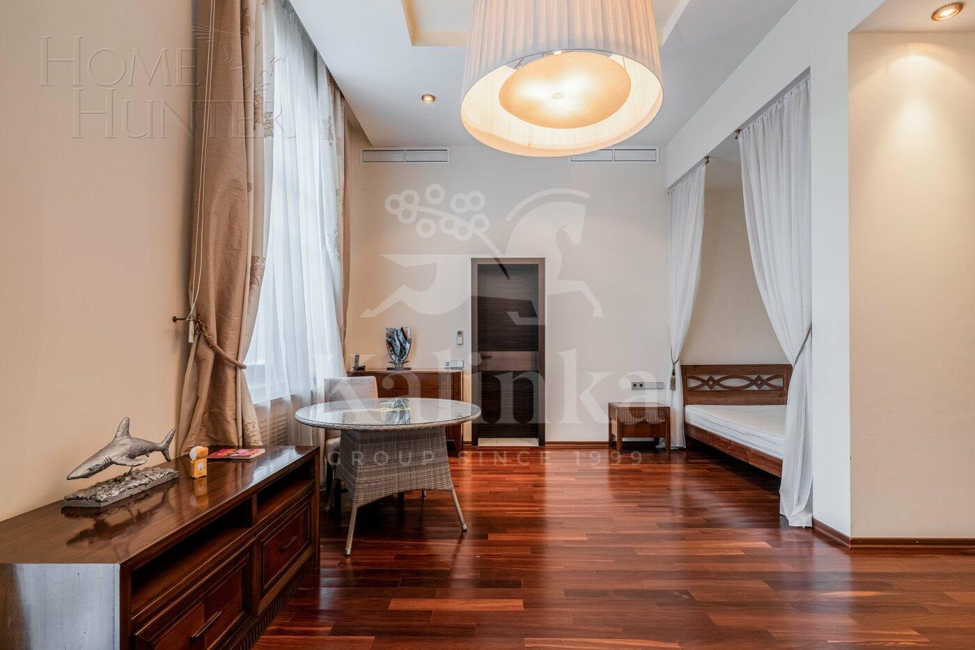 2-этажный коттедж 2 150 м² с отделкой