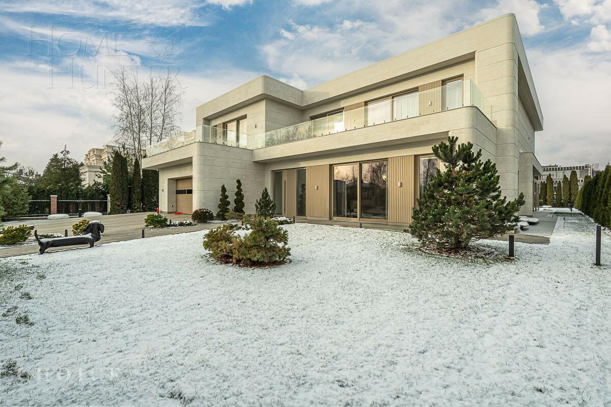 2-этажный коттедж 1 327 м² с отделкой