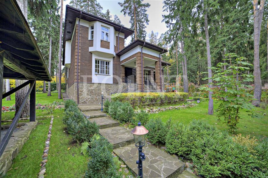 2-этажный коттедж 550 м² с отделкой