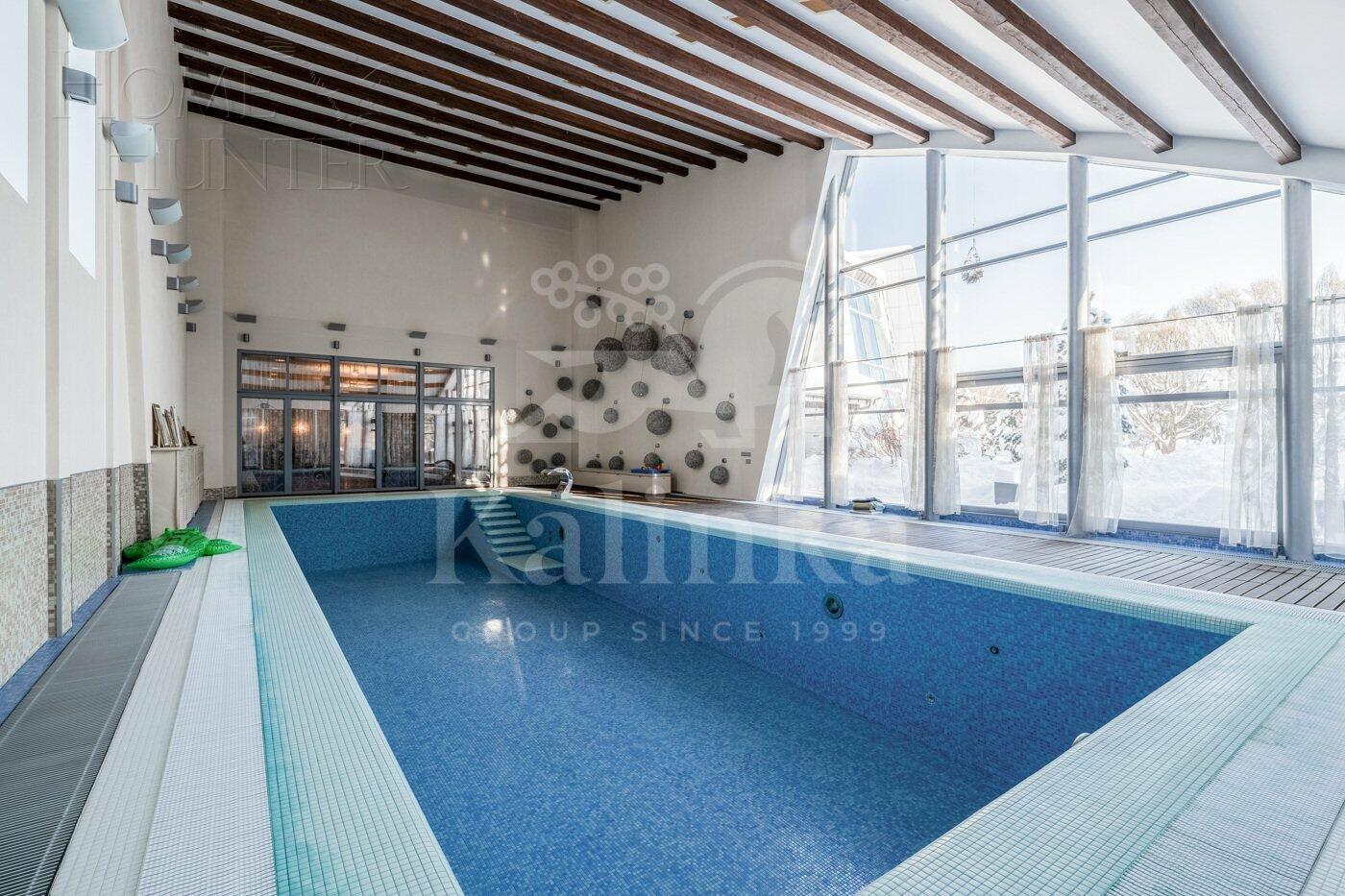 2-этажный коттедж 2 150 м² с отделкой