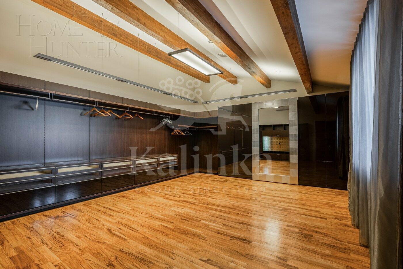 2-этажный коттедж 2 150 м² с отделкой