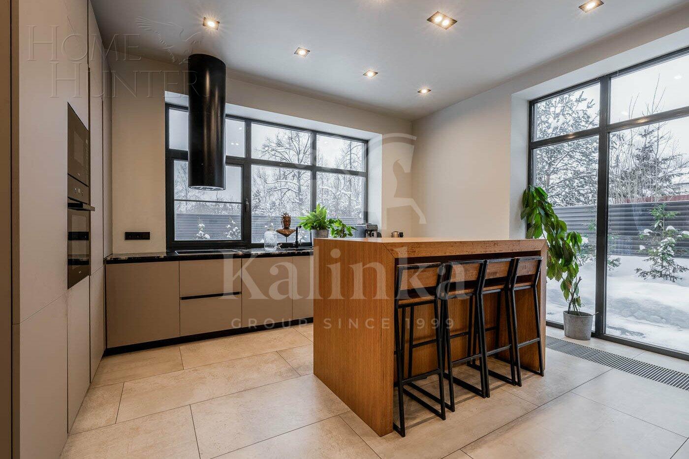 2-этажный коттедж 450 м² с отделкой