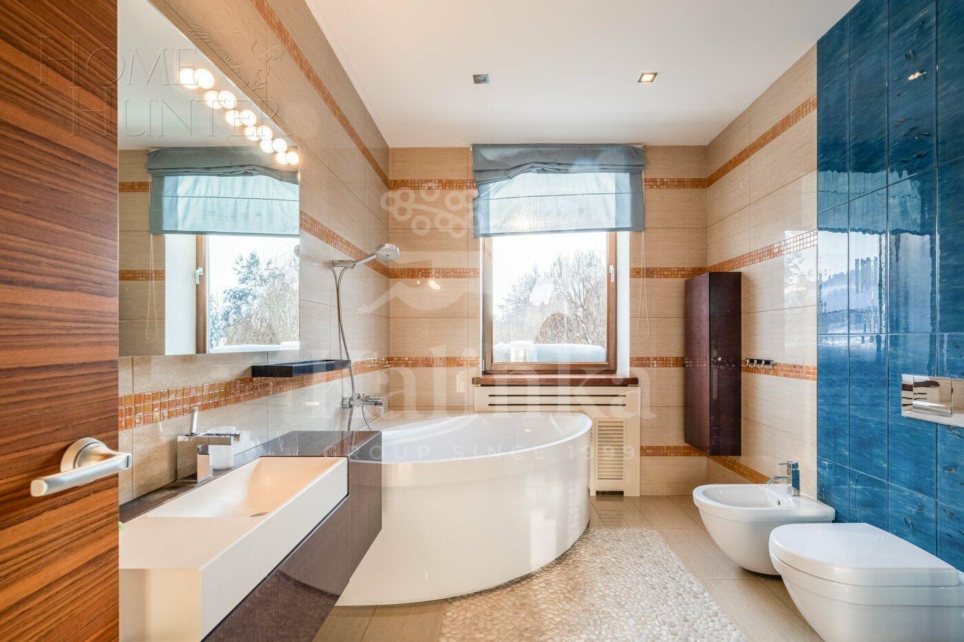 2-этажный коттедж 2 150 м² с отделкой