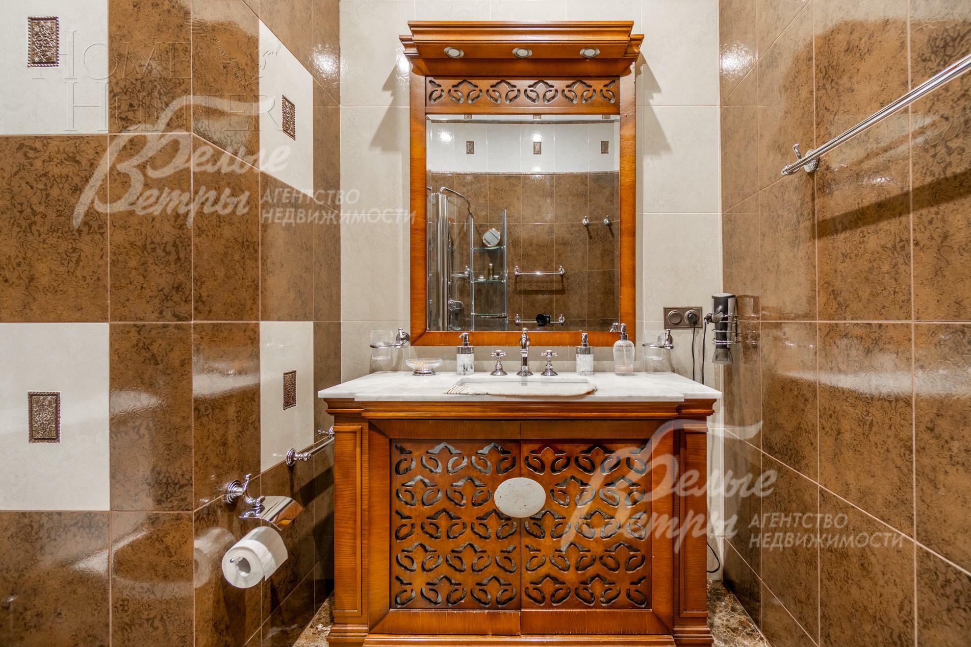 2-этажный коттедж 1 000 м² с отделкой