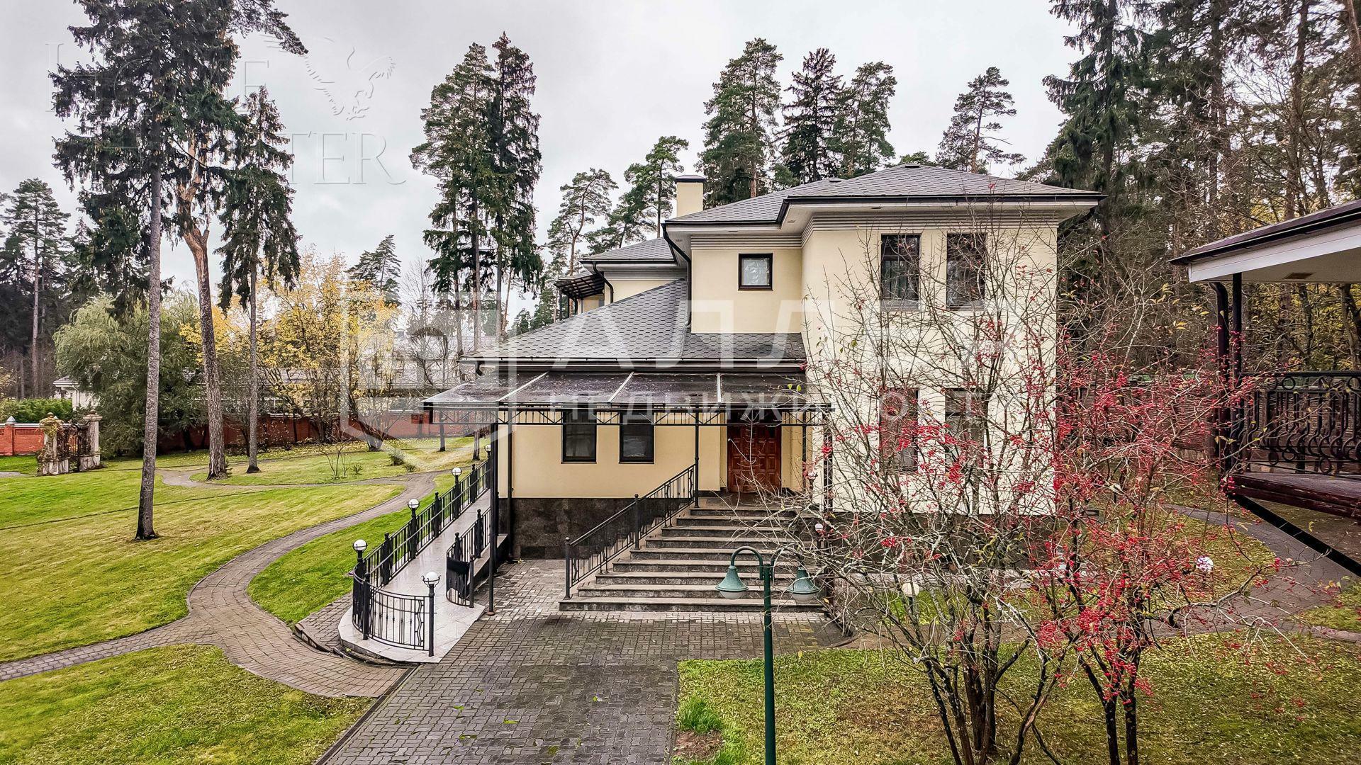 2-этажный коттедж 600 м² с отделкой