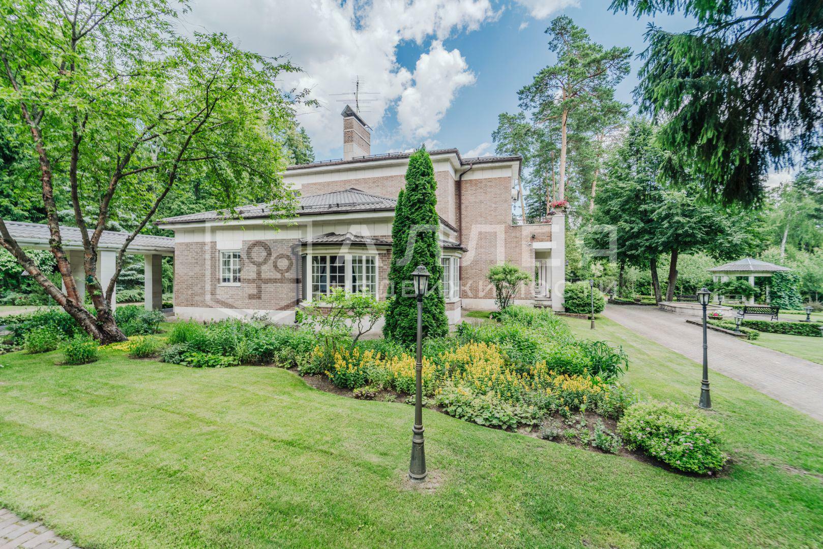 2-этажный коттедж 450 м² с отделкой