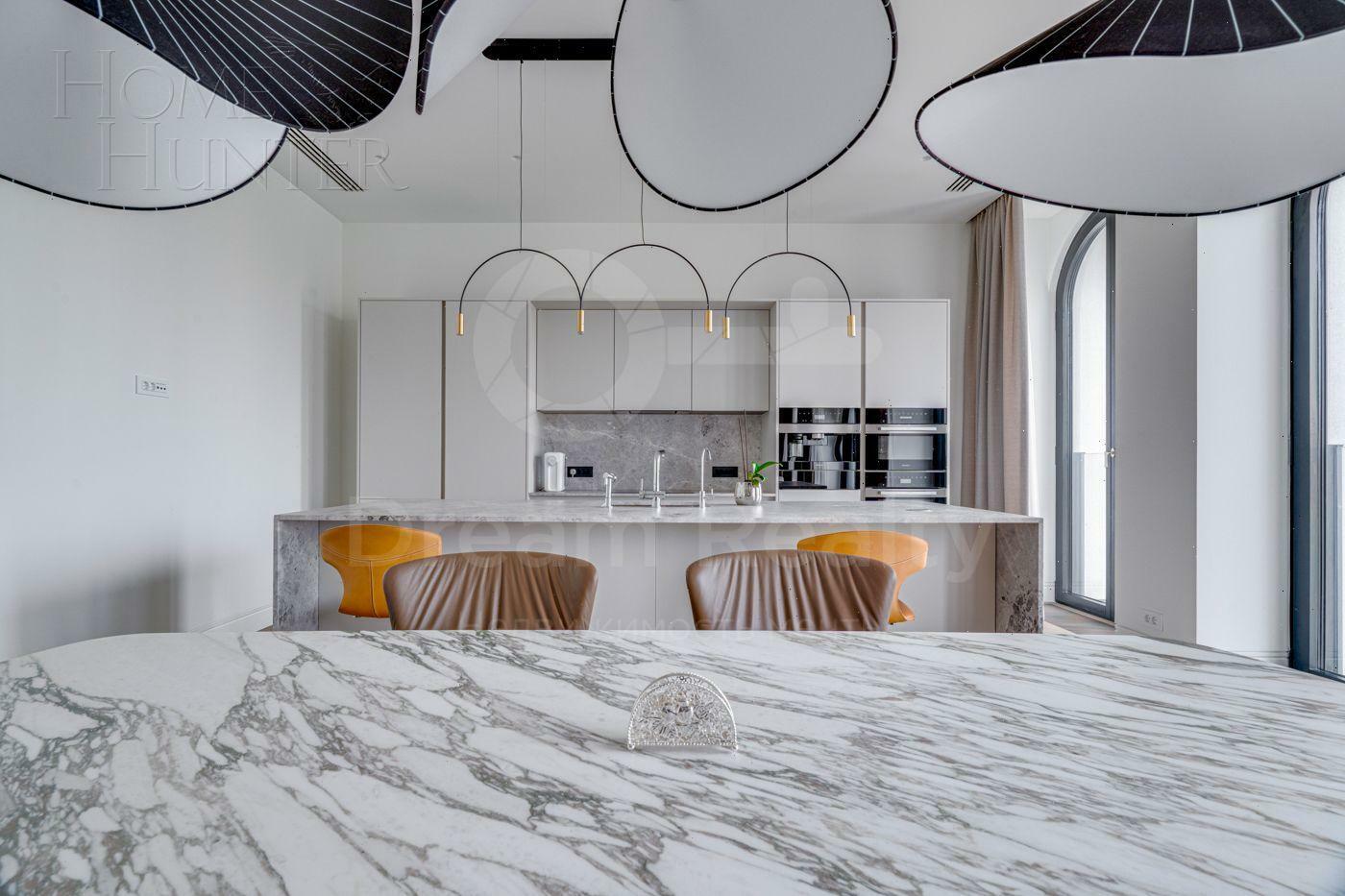 2-КОМН. КВАРТИРА С ОТДЕЛКОЙ 165.9 М² НА 4 ЭТАЖЕ