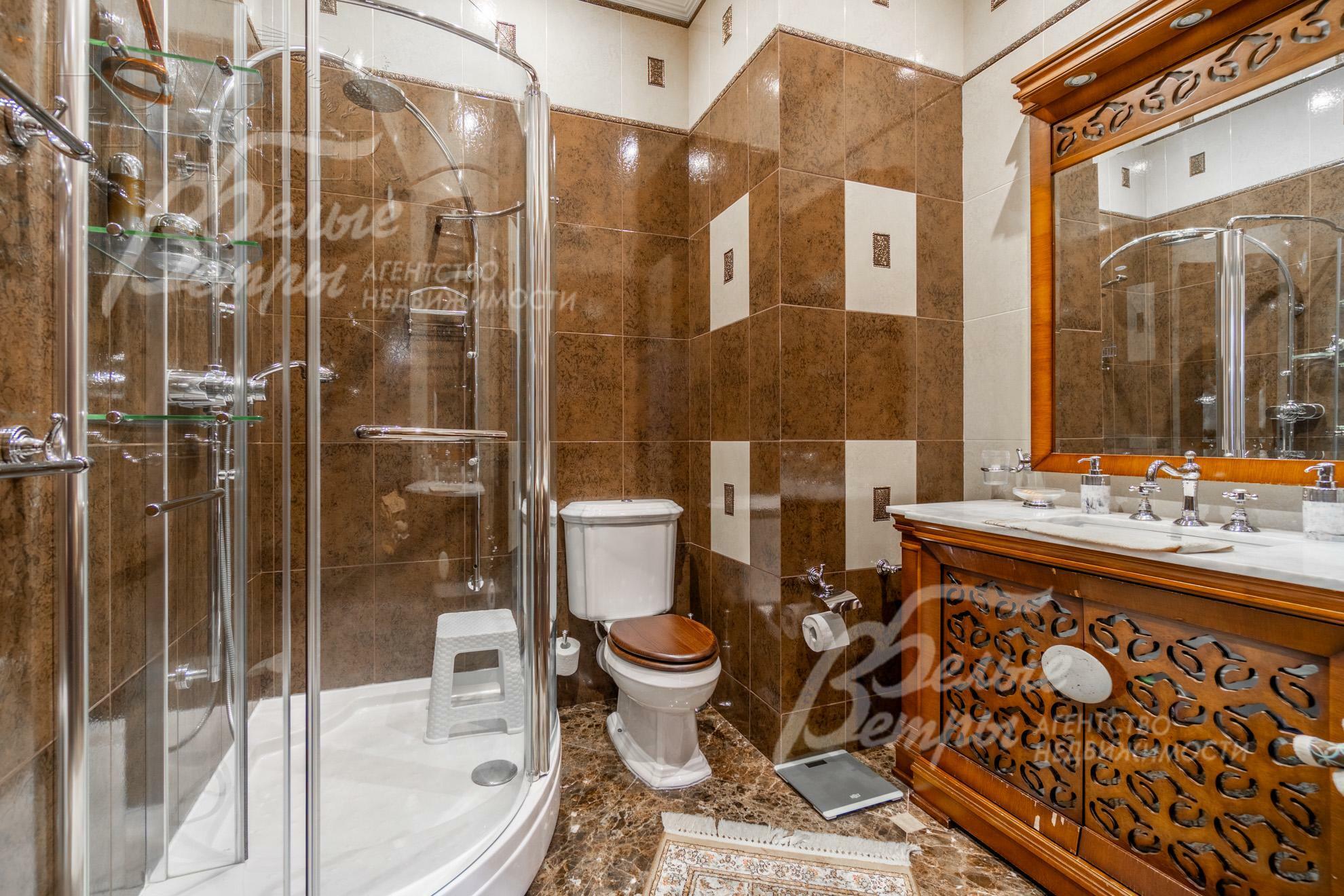 2-этажный коттедж 1 000 м² с отделкой