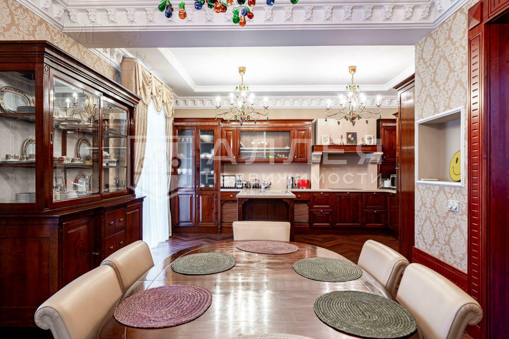 2-этажный коттедж 595 м² с отделкой