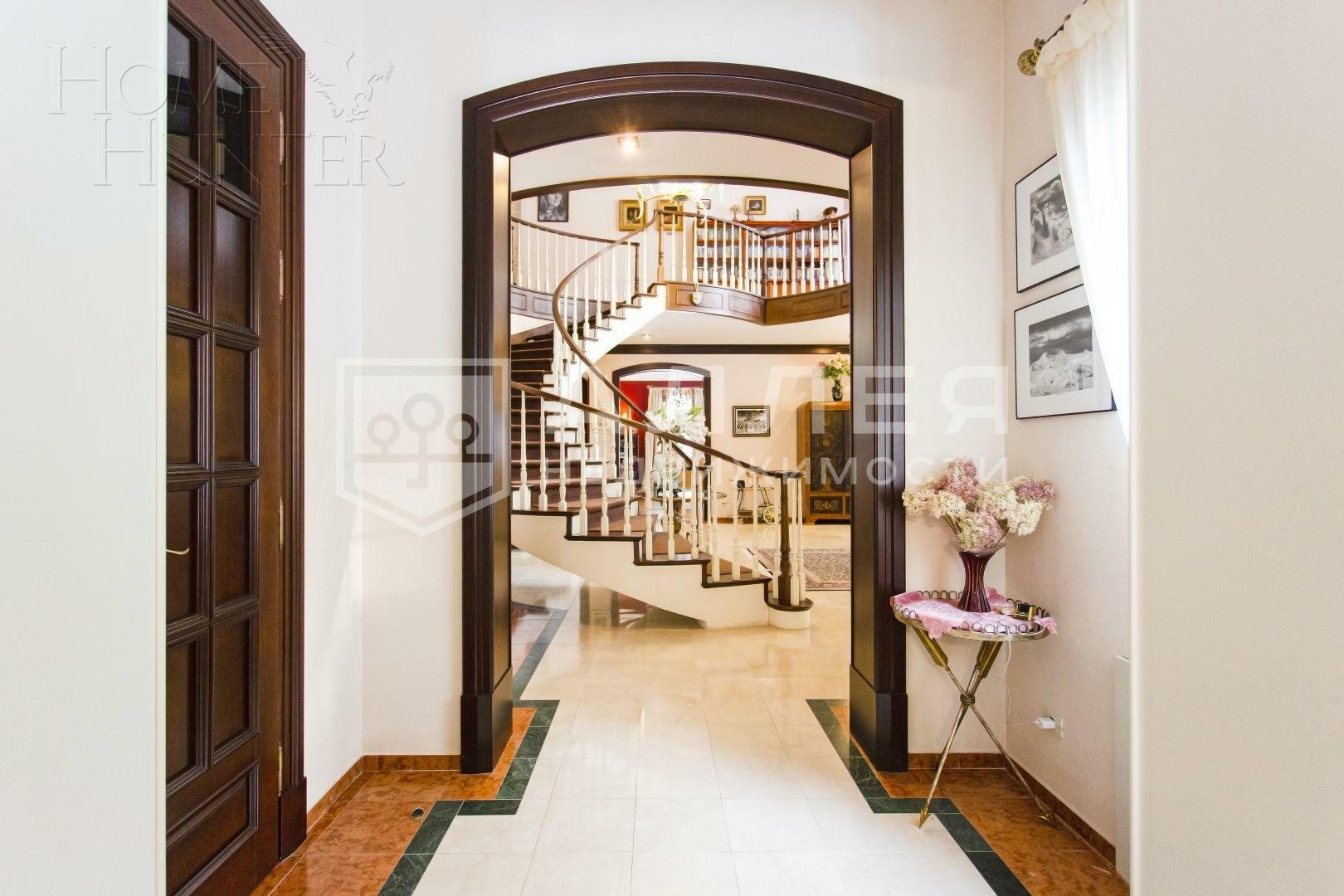 2-этажный коттедж 450 м² с отделкой