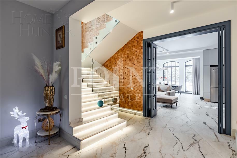 2-этажный коттедж 600 м² с отделкой