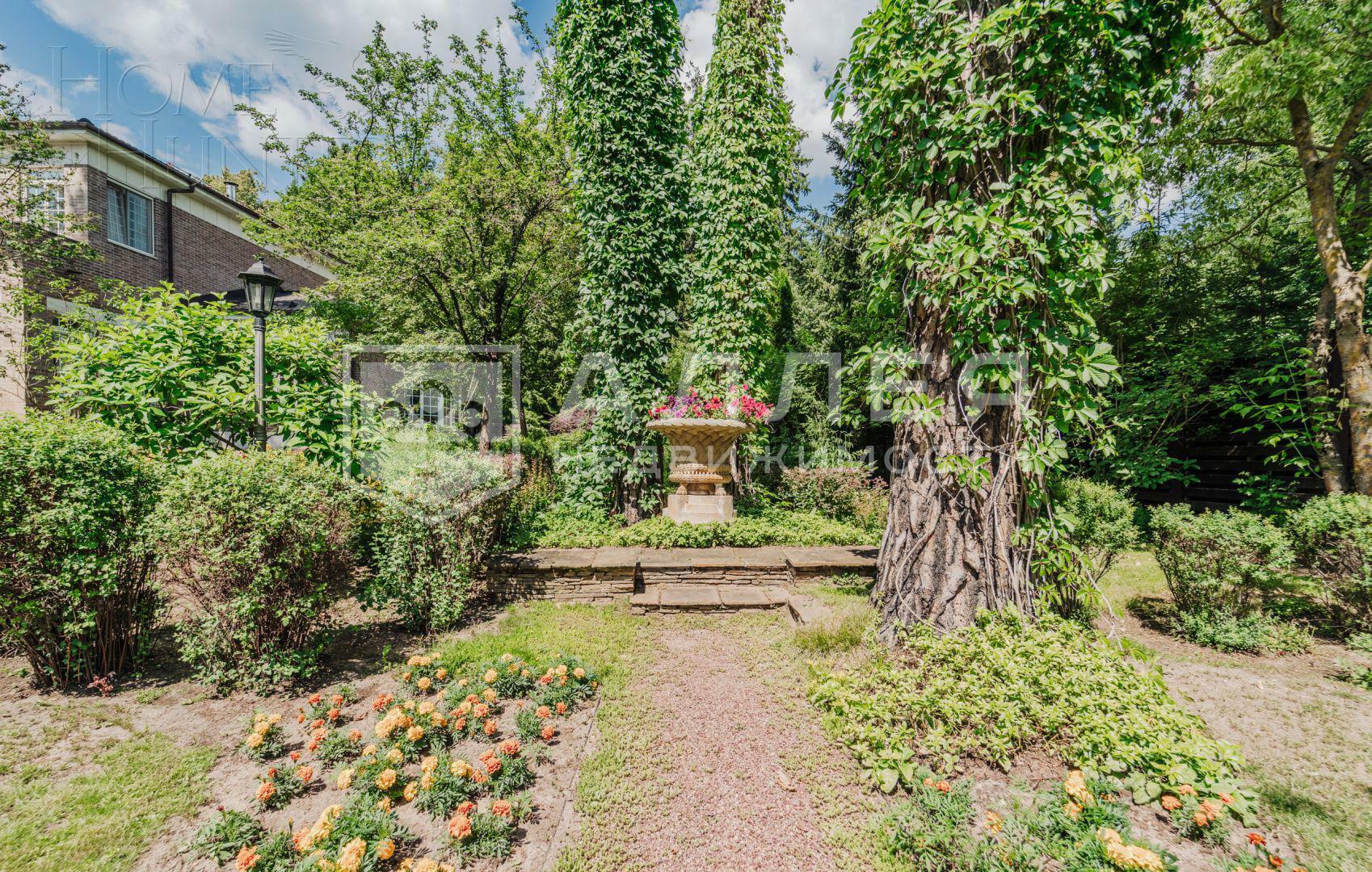 2-этажный коттедж 450 м² с отделкой