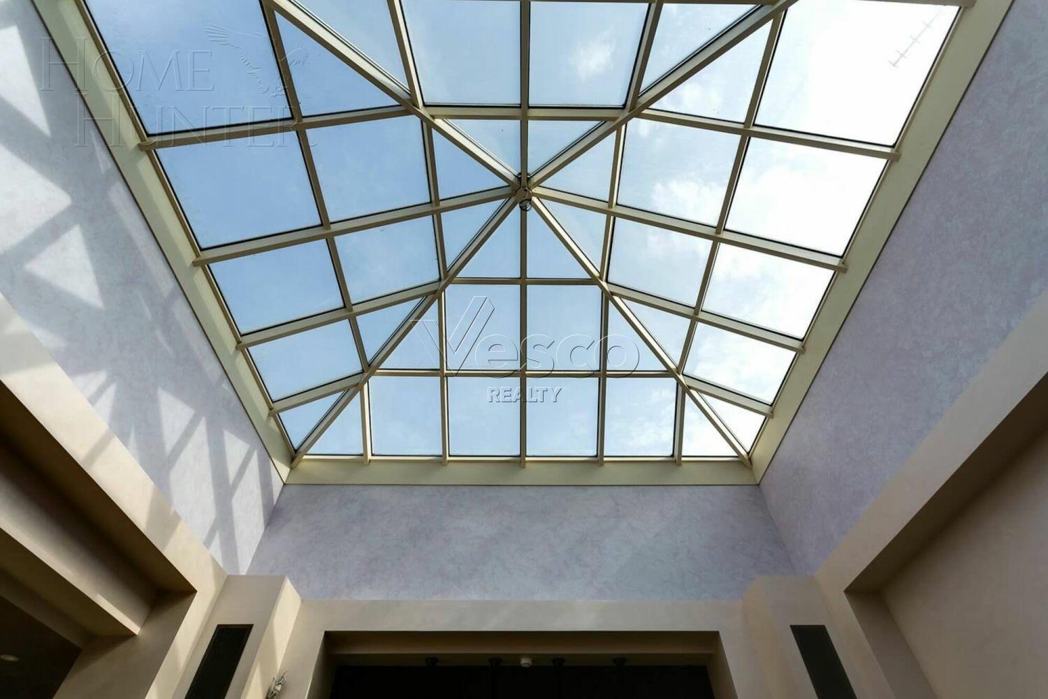 2-этажный коттедж 1 800 м² с отделкой