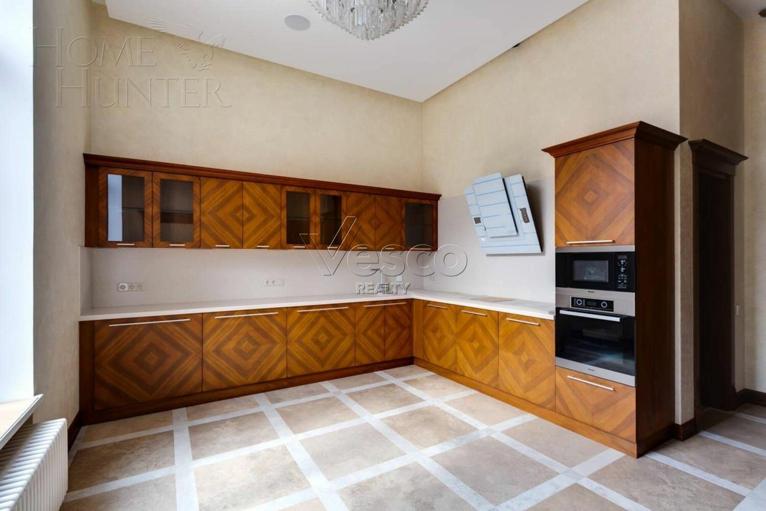 2-этажный коттедж 1 800 м² с отделкой