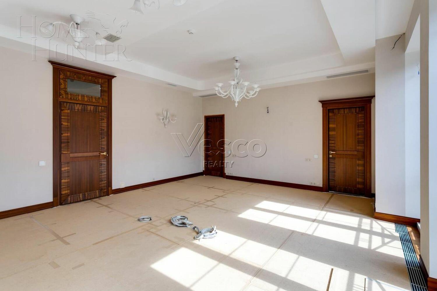 2-этажный коттедж 1 800 м² с отделкой