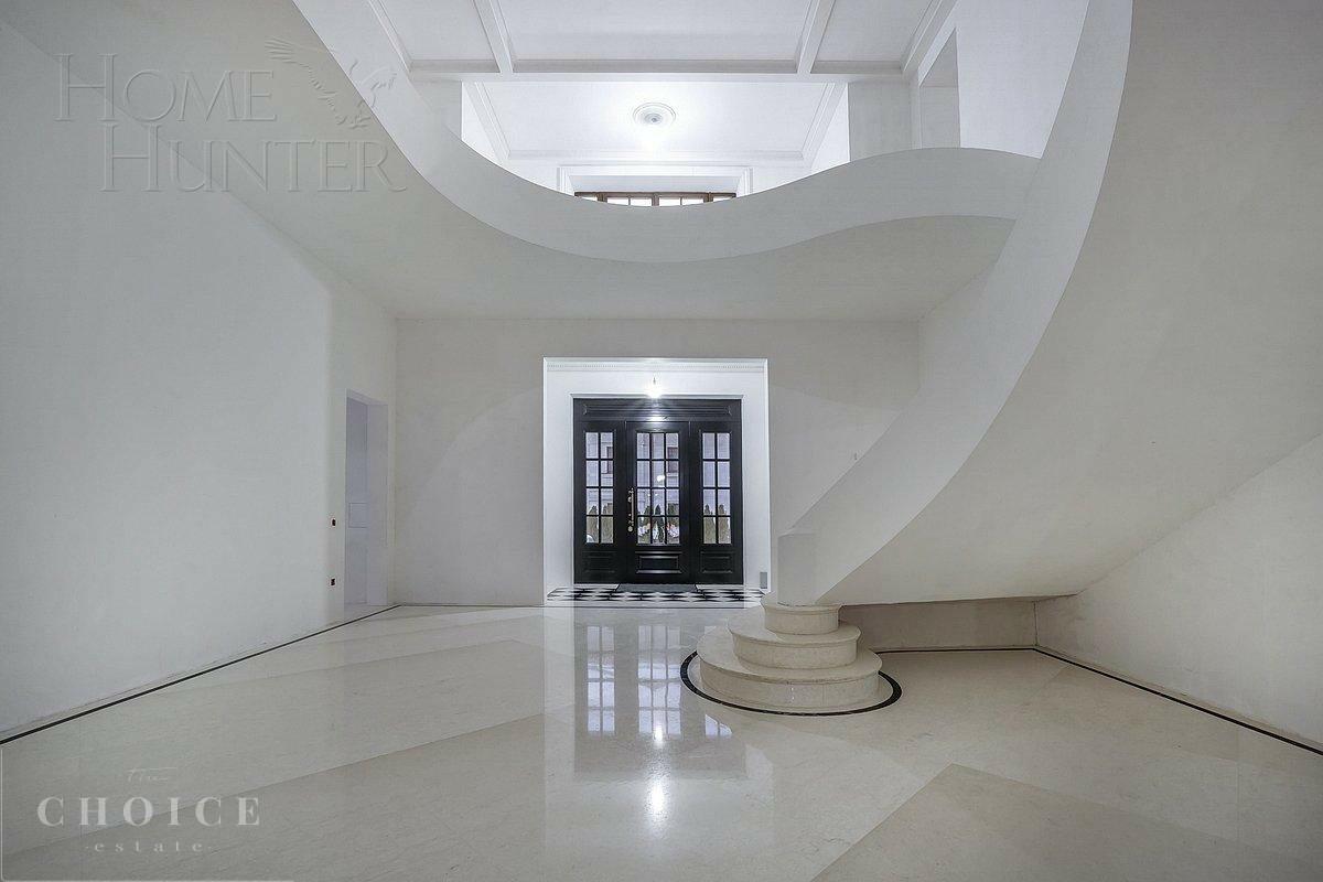 2-этажный коттедж 1 750 м² с отделкой