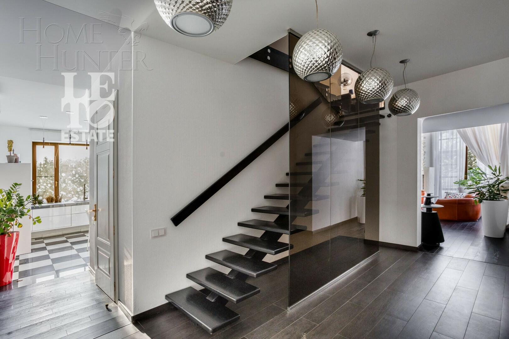 2-этажный коттедж 480 м² с отделкой