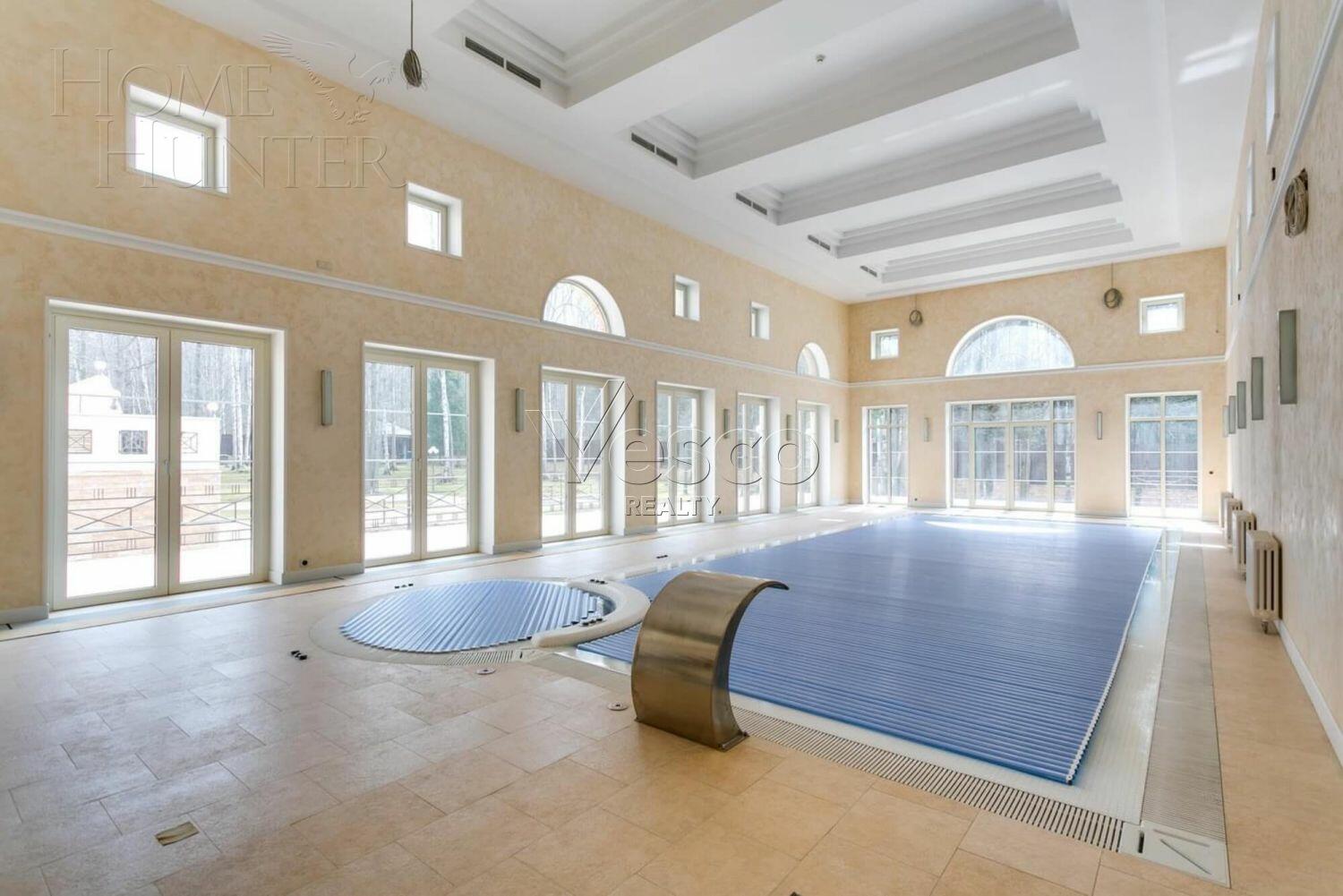 2-этажный коттедж 1 800 м² с отделкой