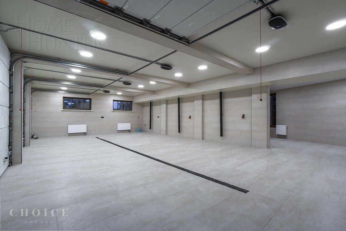 2-этажный коттедж 1 750 м² с отделкой