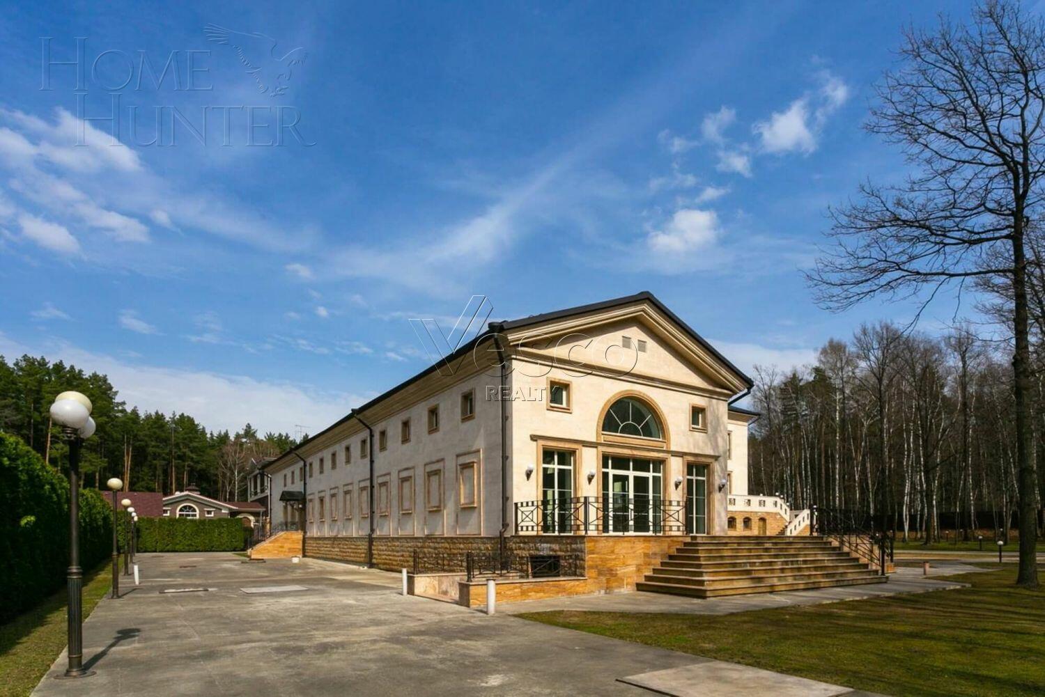 2-этажный коттедж 1 800 м² с отделкой