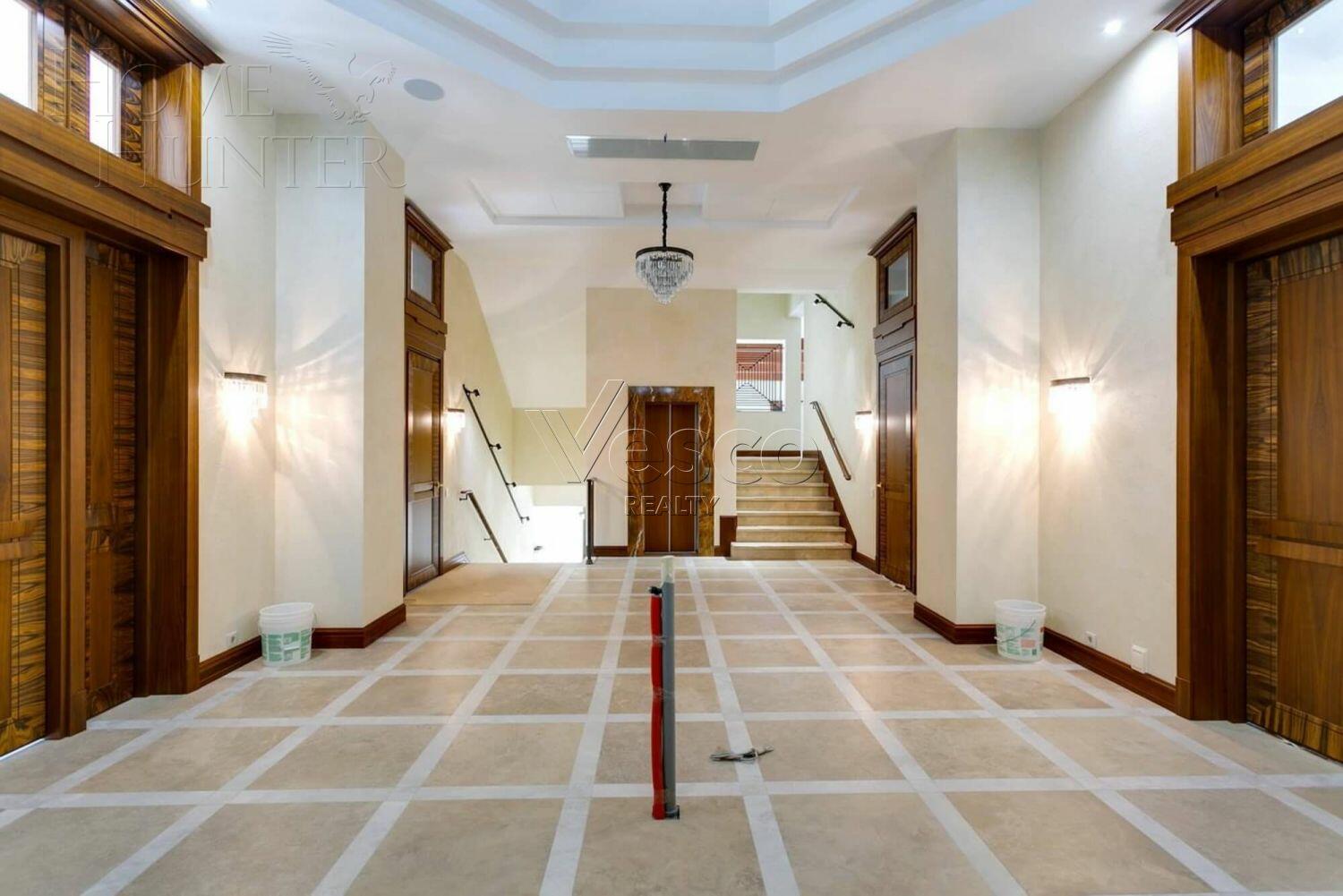 2-этажный коттедж 1 800 м² с отделкой