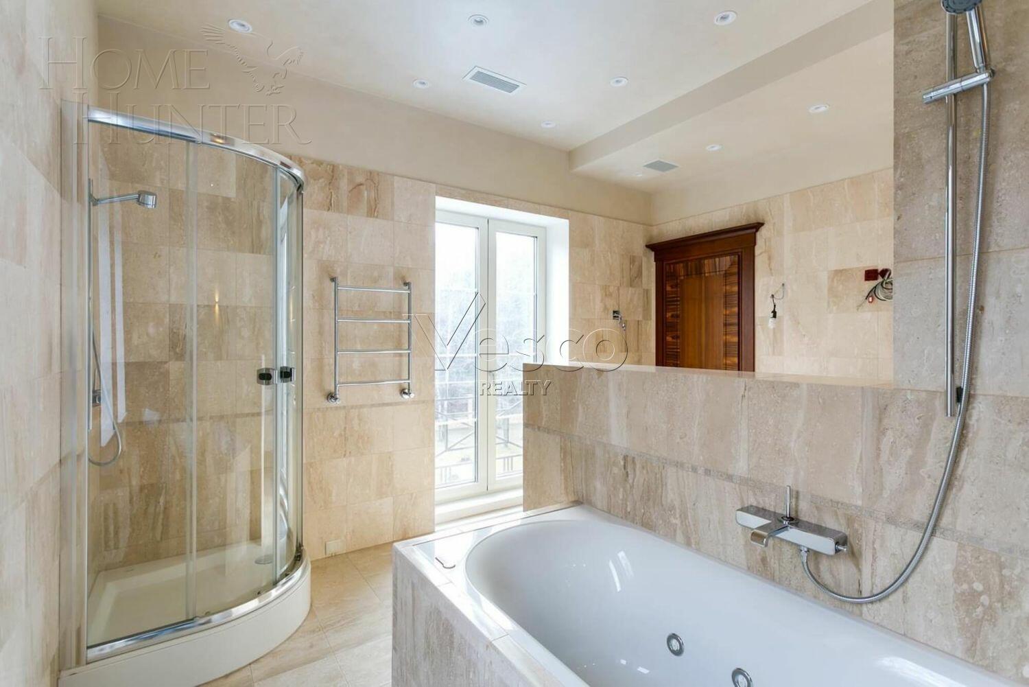 2-этажный коттедж 1 800 м² с отделкой