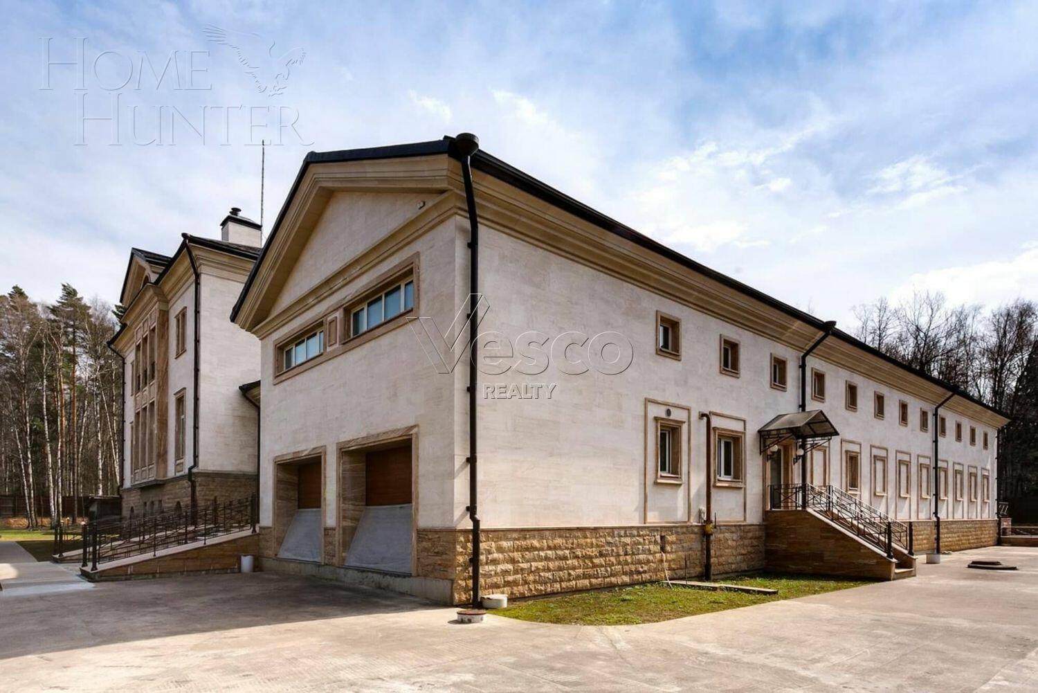 2-этажный коттедж 1 800 м² с отделкой