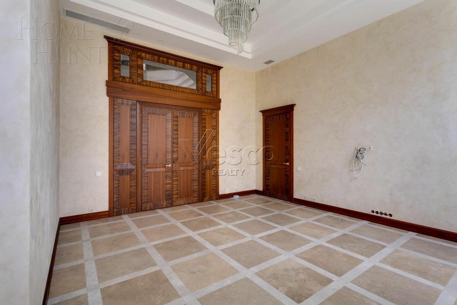 2-этажный коттедж 1 800 м² с отделкой