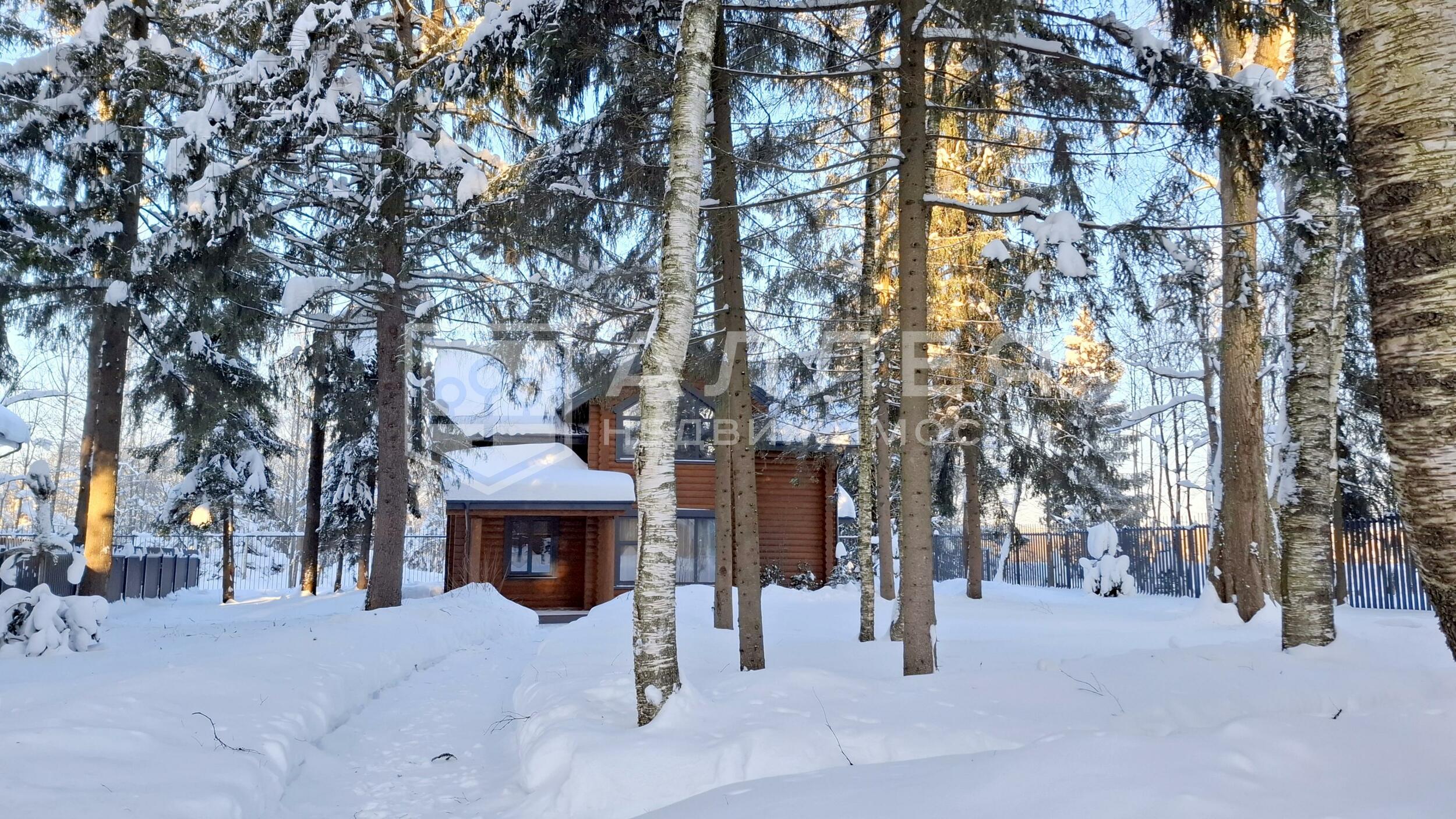 2-этажный коттедж 200 м² с отделкой