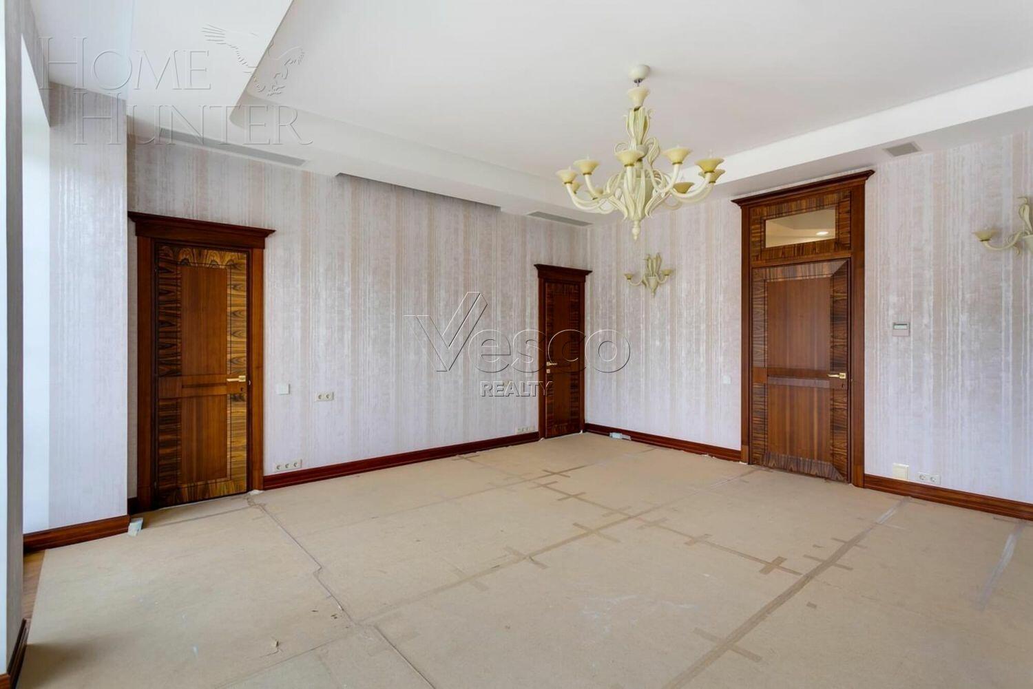 2-этажный коттедж 1 800 м² с отделкой