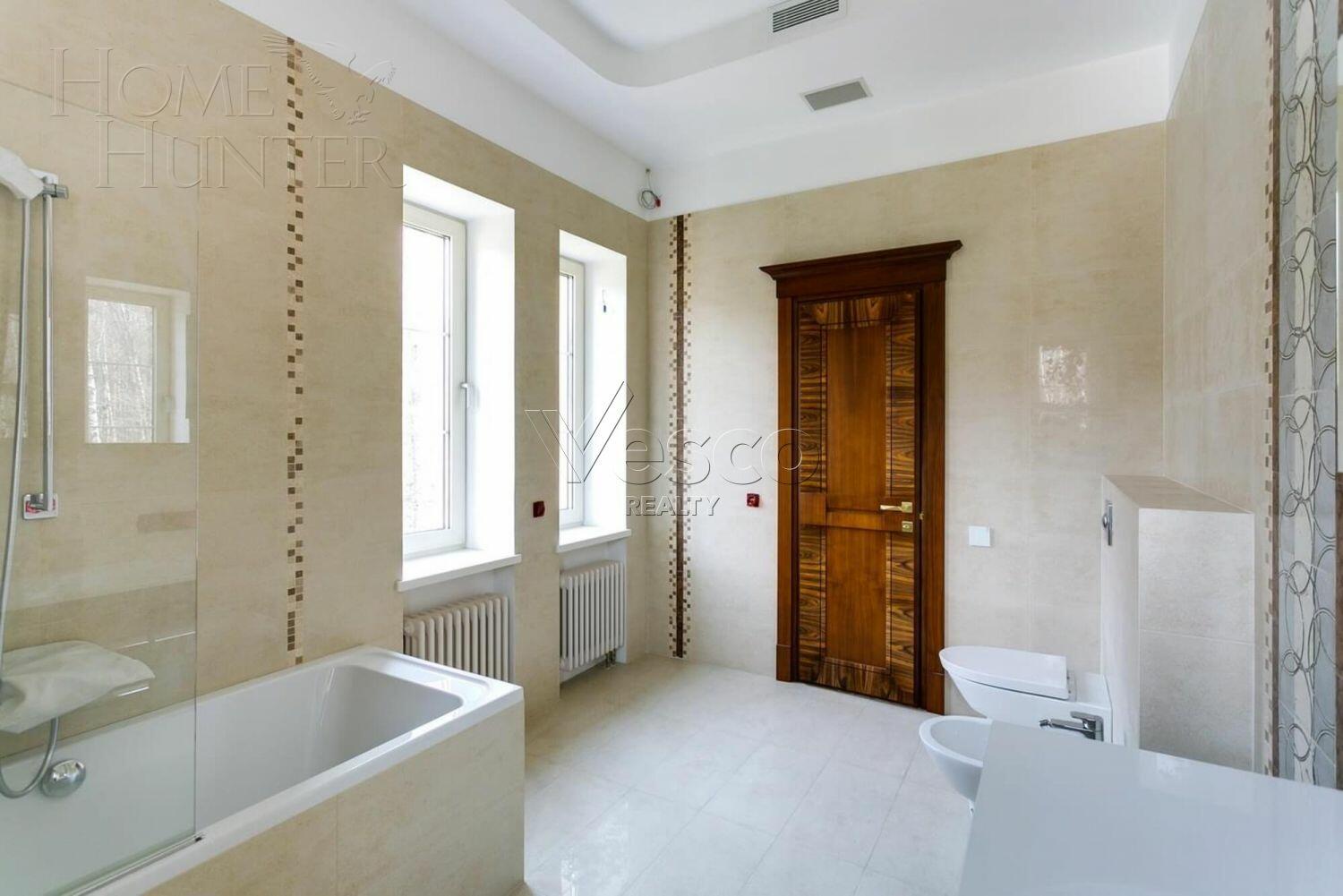 2-этажный коттедж 1 800 м² с отделкой