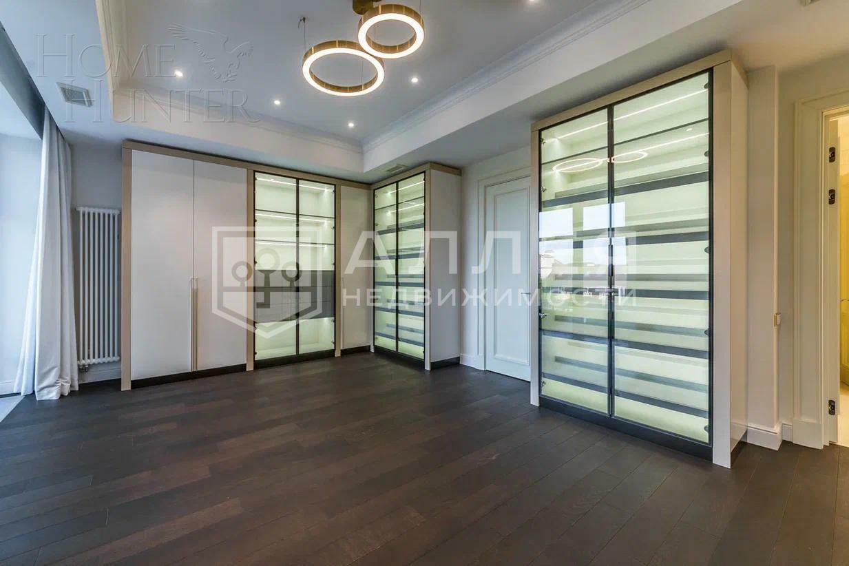 2-этажный коттедж 961 м² с отделкой