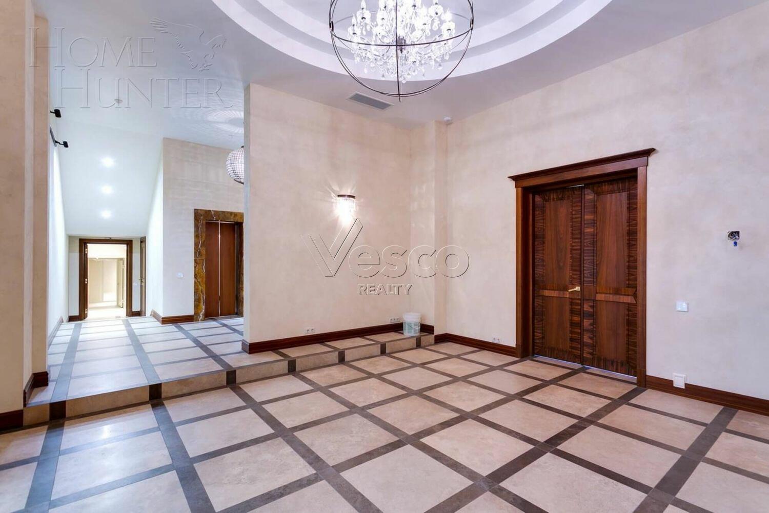 2-этажный коттедж 1 800 м² с отделкой