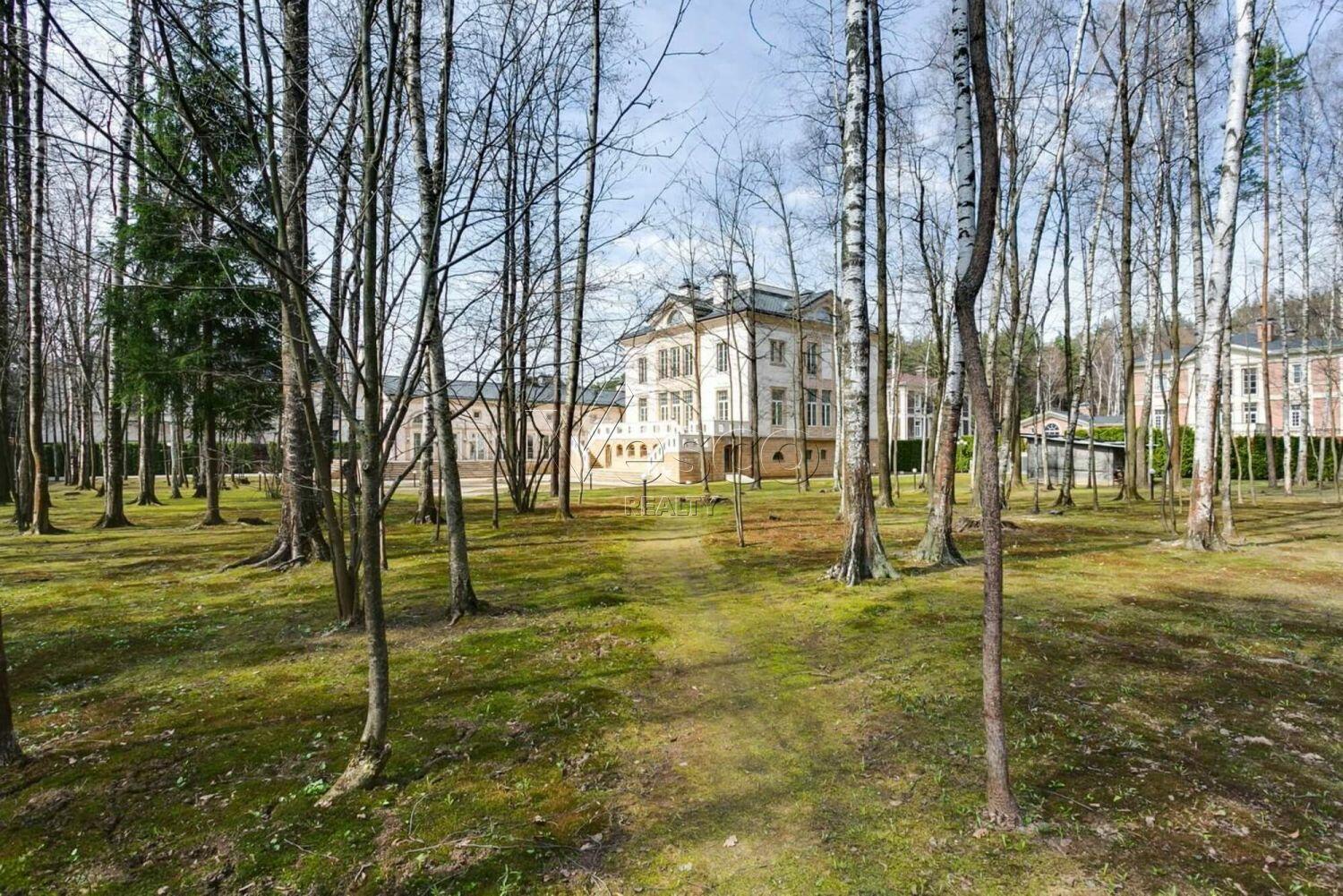 2-этажный коттедж 1 800 м² с отделкой