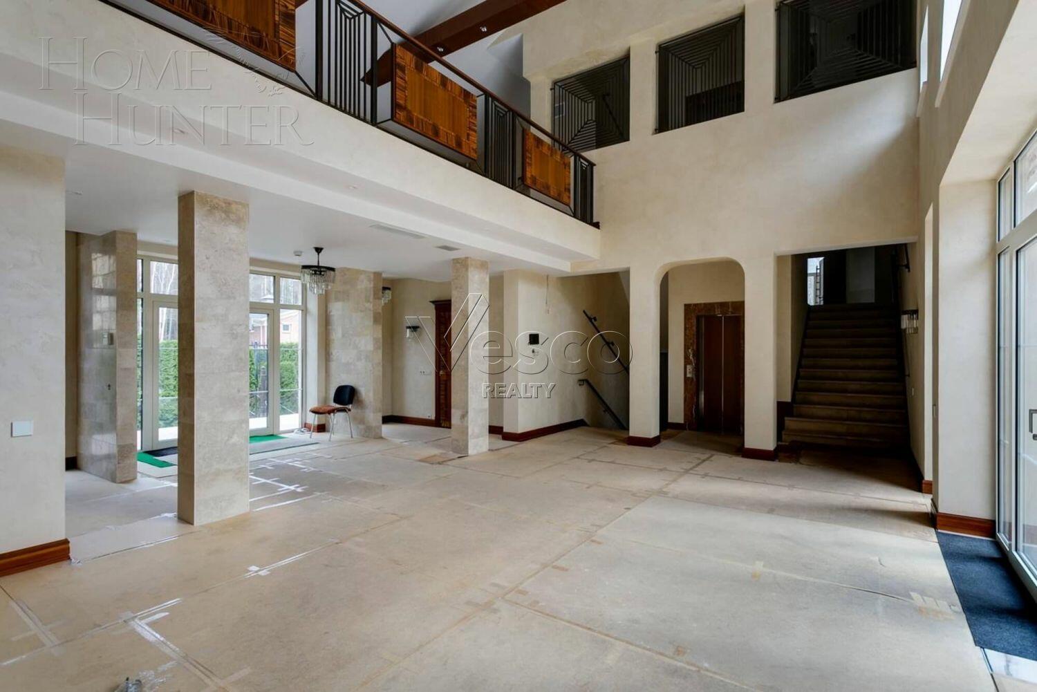 2-этажный коттедж 1 800 м² с отделкой