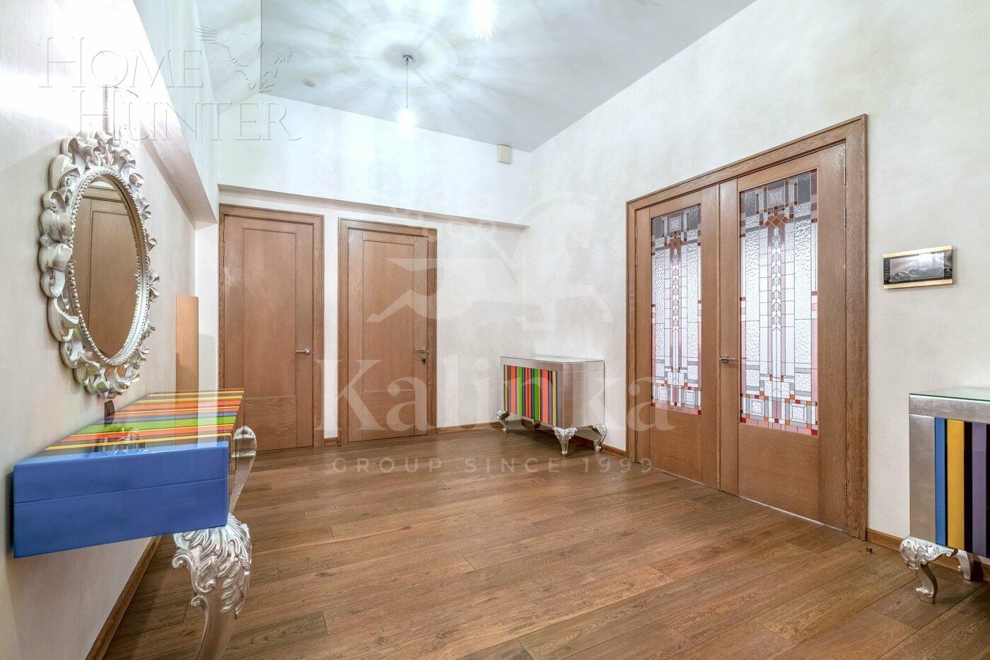 2-этажный коттедж 1 550 м² с отделкой