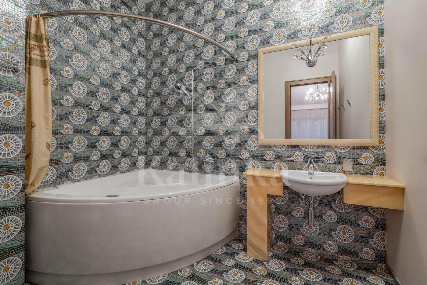 2-этажный коттедж 1 550 м² с отделкой