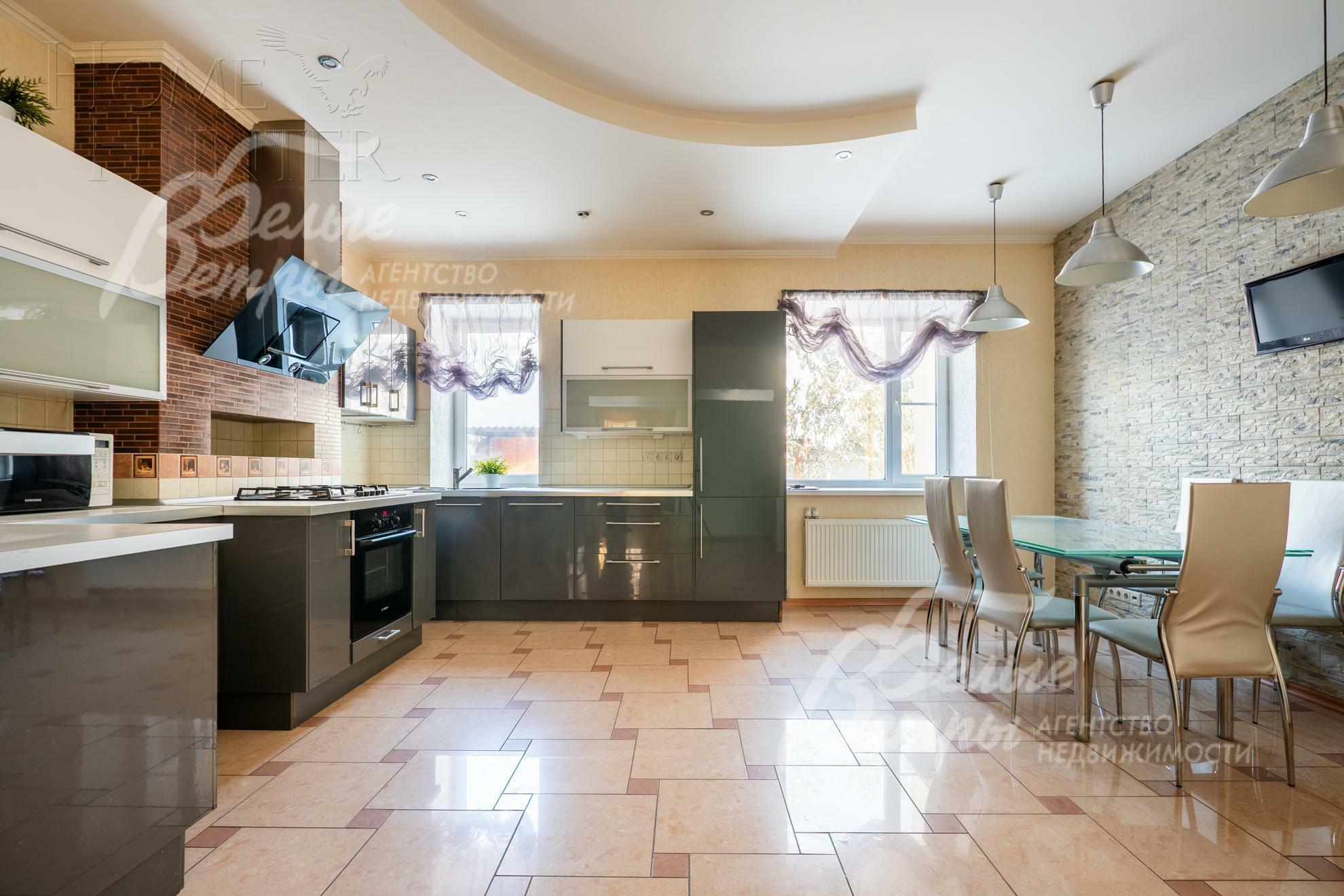 2-этажный коттедж 365 м² с отделкой