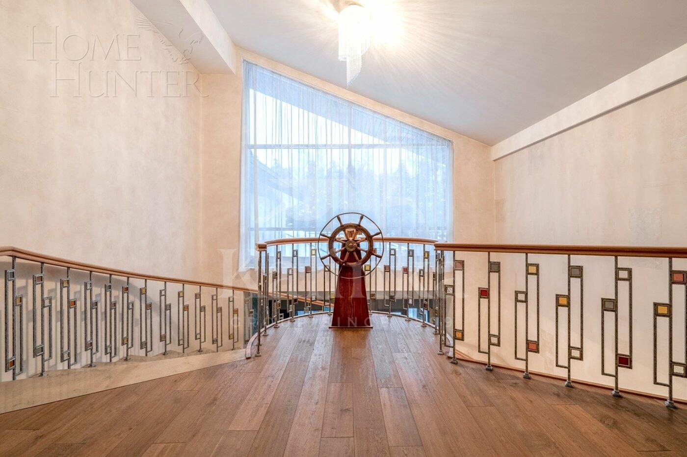 2-этажный коттедж 1 550 м² с отделкой