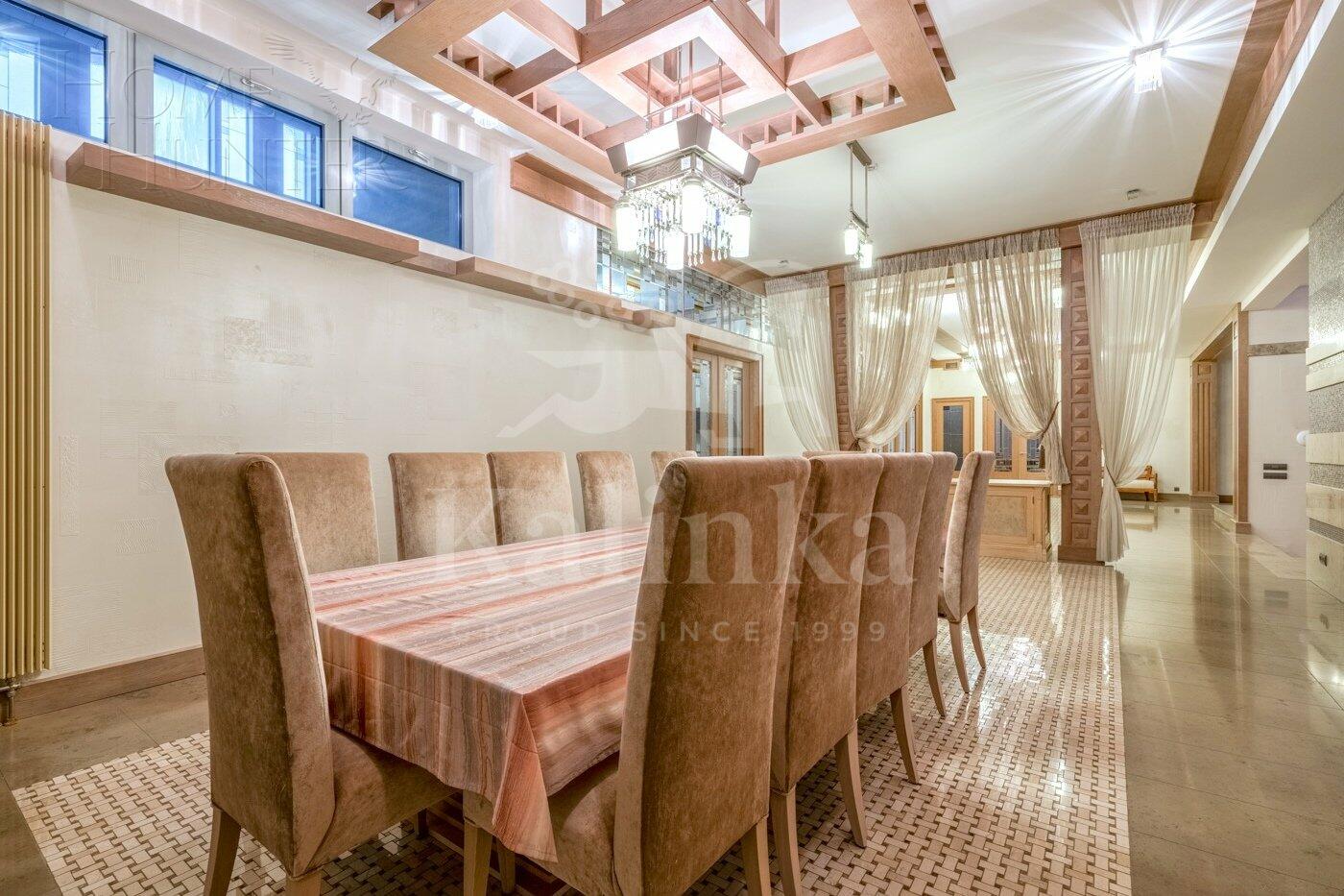 2-этажный коттедж 1 550 м² с отделкой