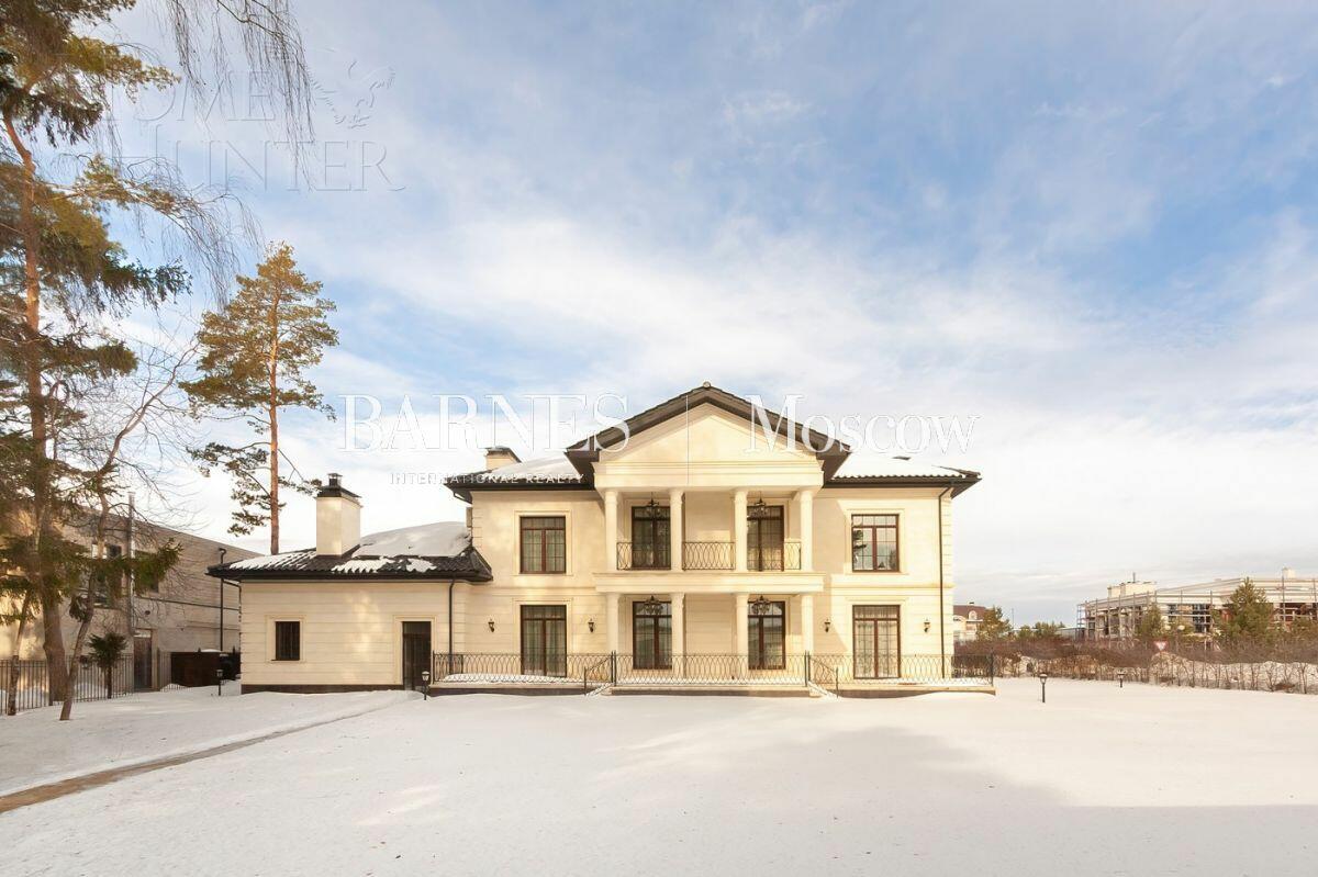 2-этажный коттедж 610 м² с отделкой