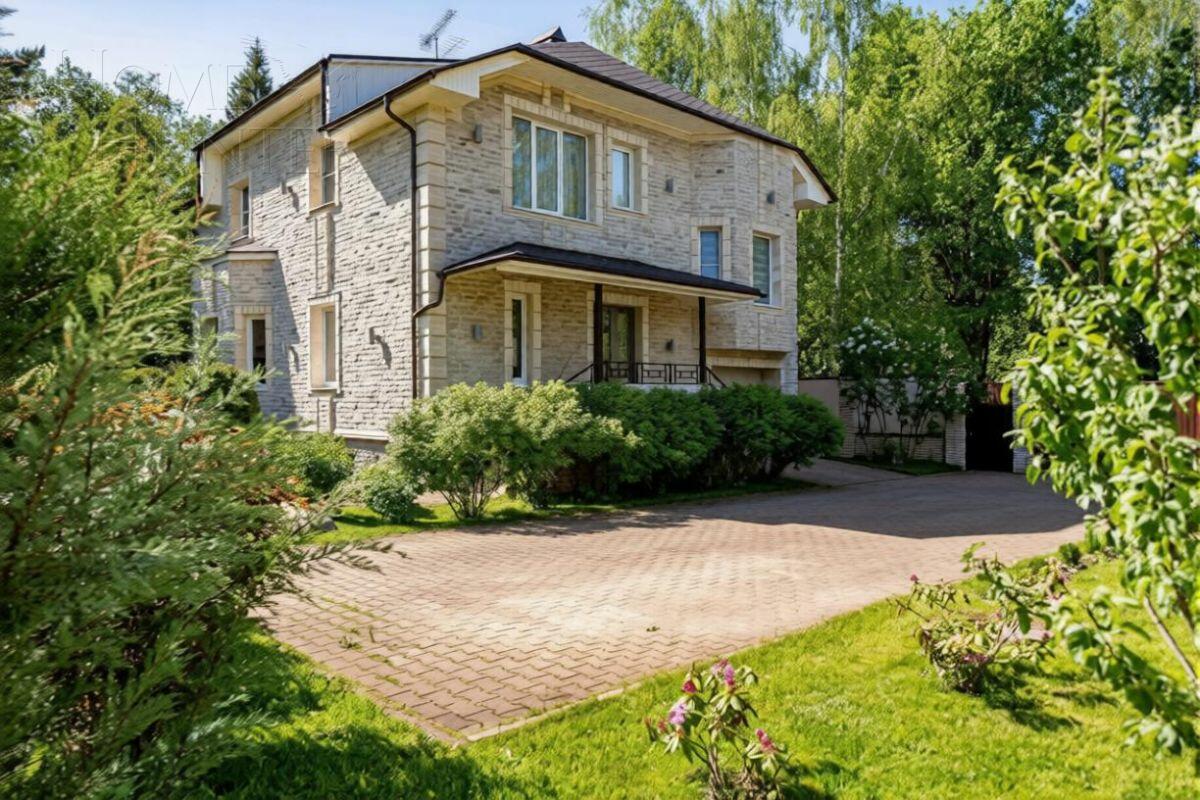 2-этажный коттедж 287 м² с отделкой