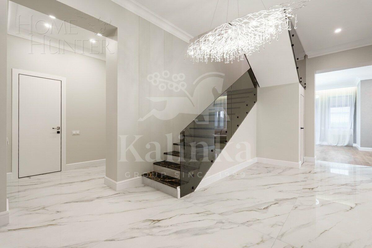 2-этажный коттедж 382 м² с отделкой