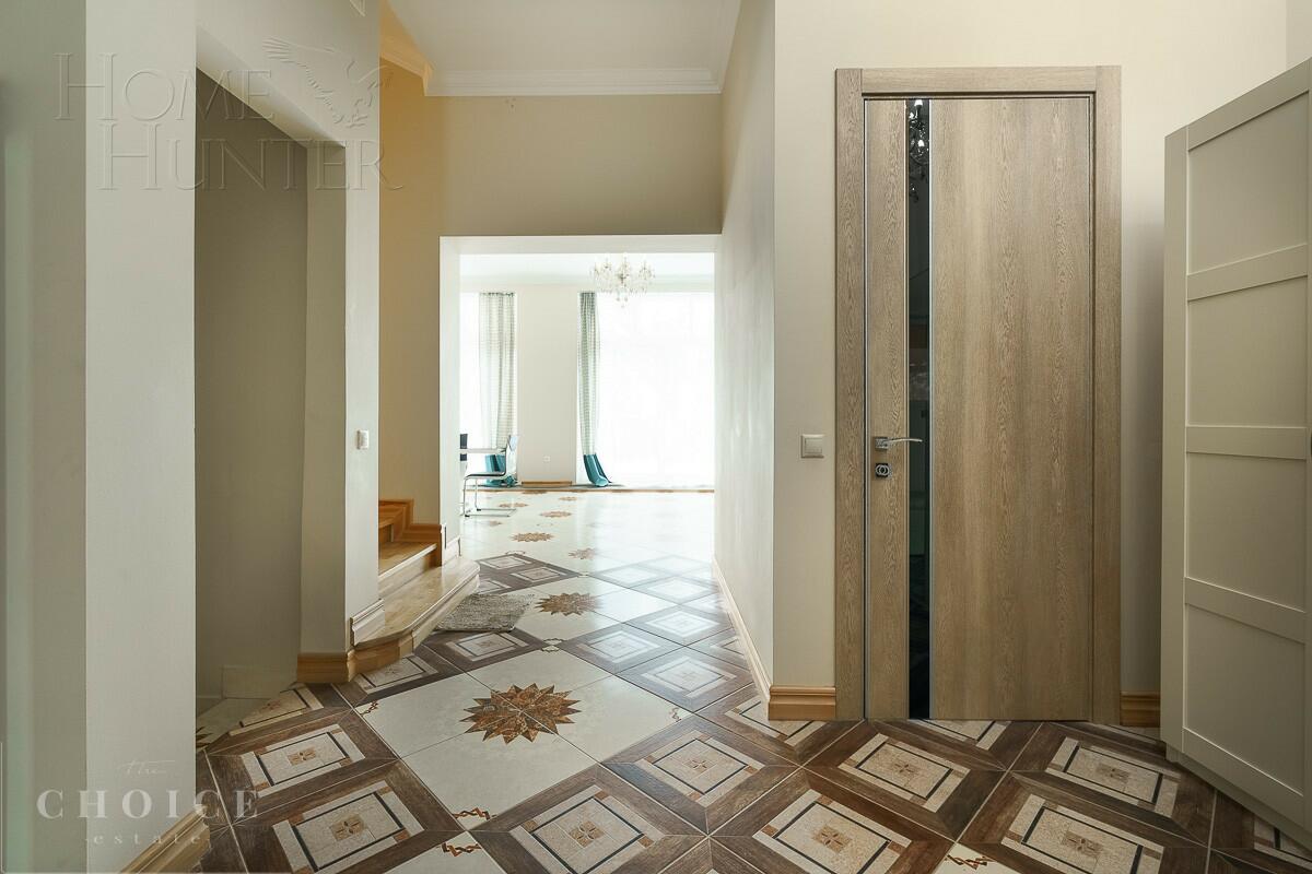 3-этажный таунхаус 264.6 м² с отделкой