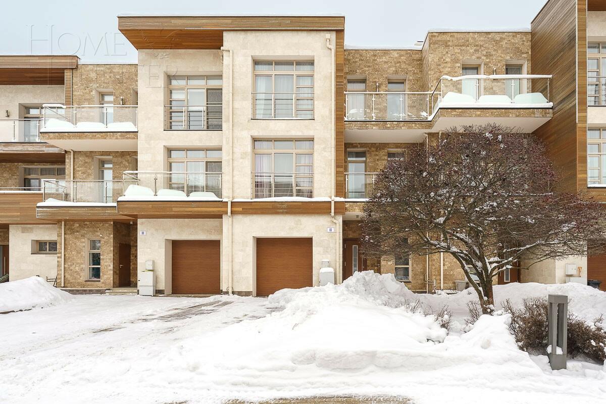 3-этажный таунхаус 264.6 м² с отделкой