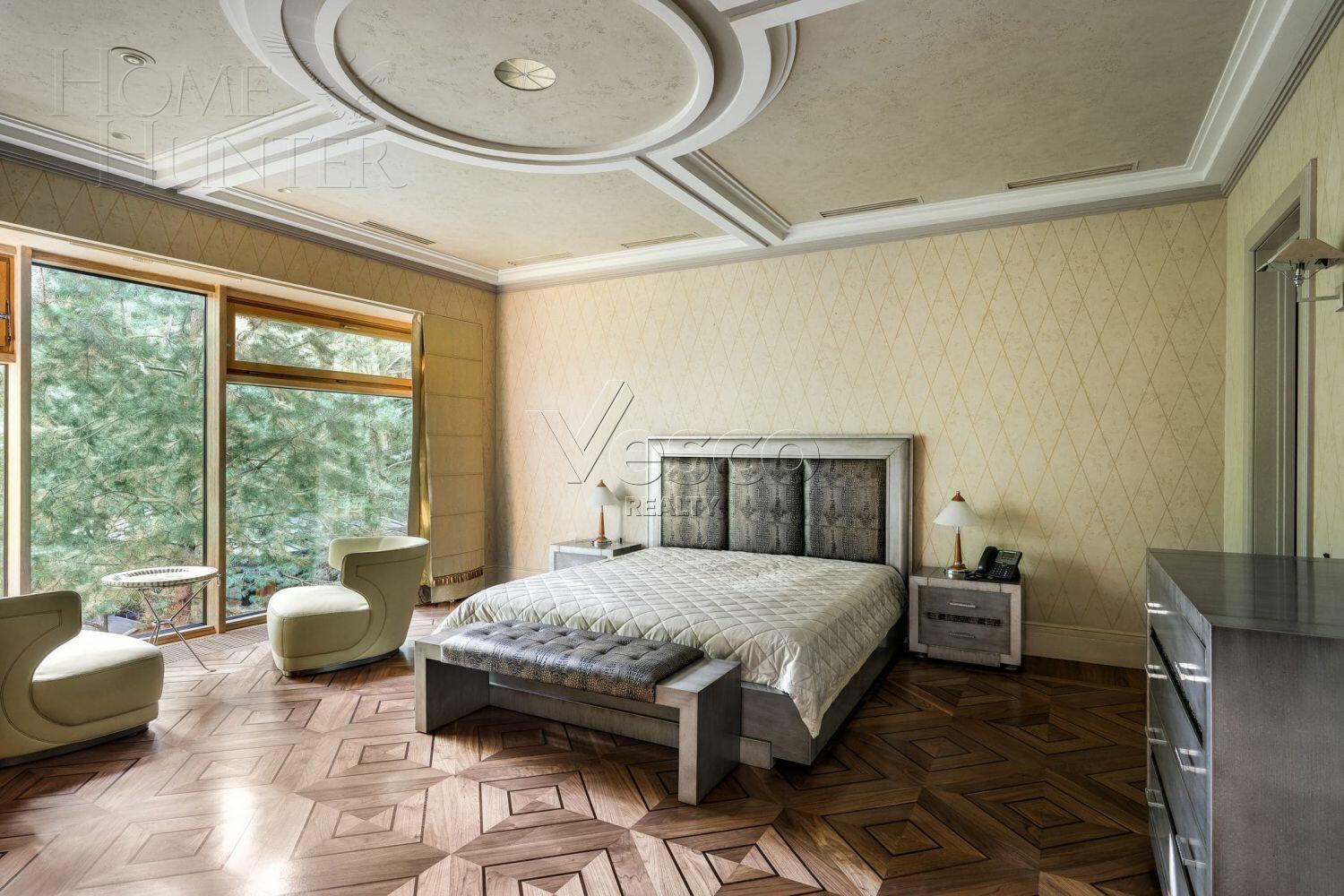 3-этажный коттедж 2 400 м² с отделкой